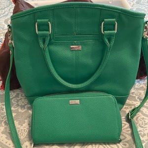 31 Purse with Matching  Wallet in Kelly Green